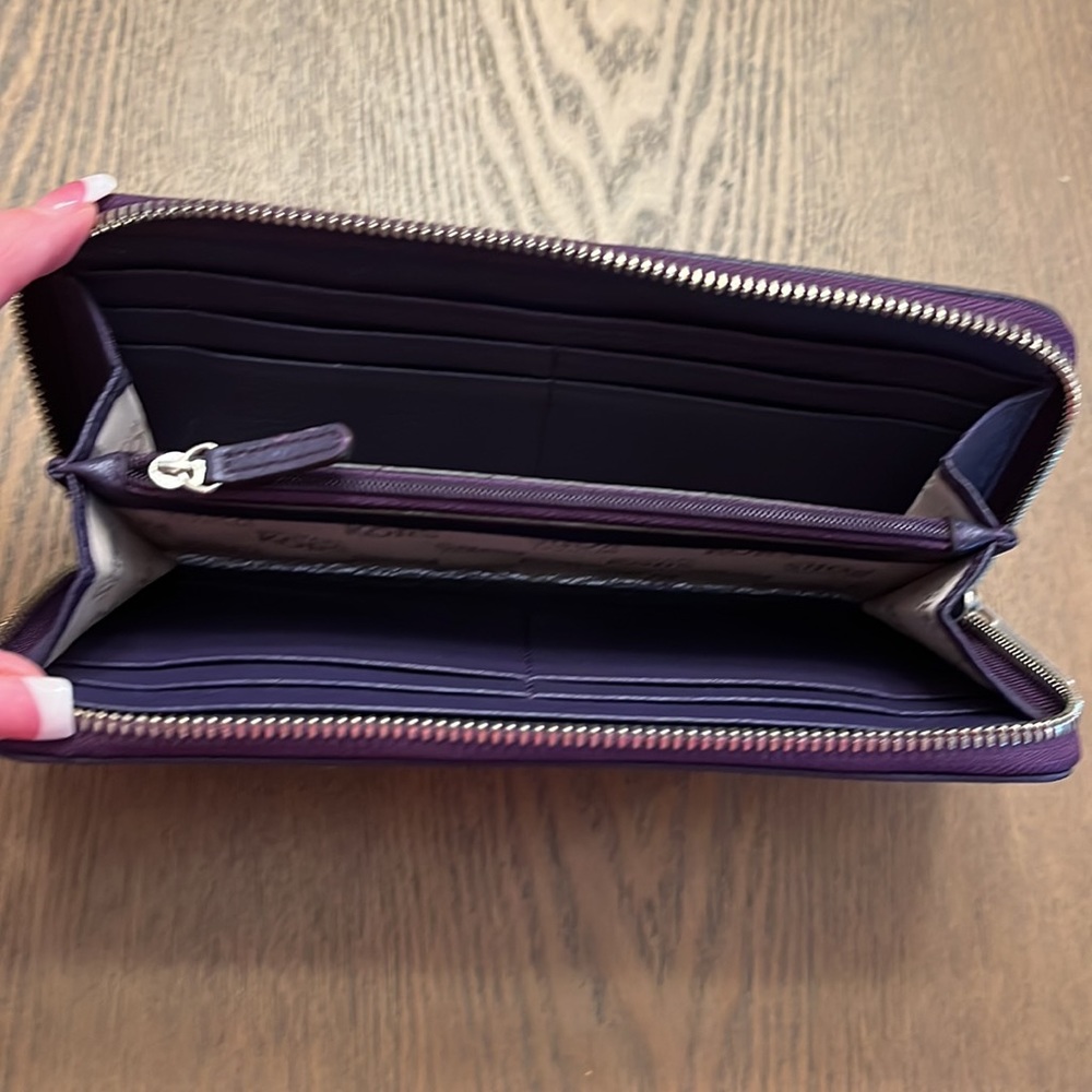 Michael Kors Wallet - Picture 4 of 4